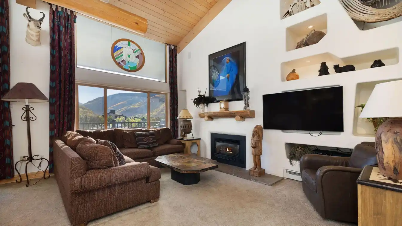Four Bedroom Plus Loft Penthouse in Lionshead