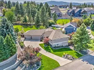 Extra Wow-Factor in This Extraordinary Home