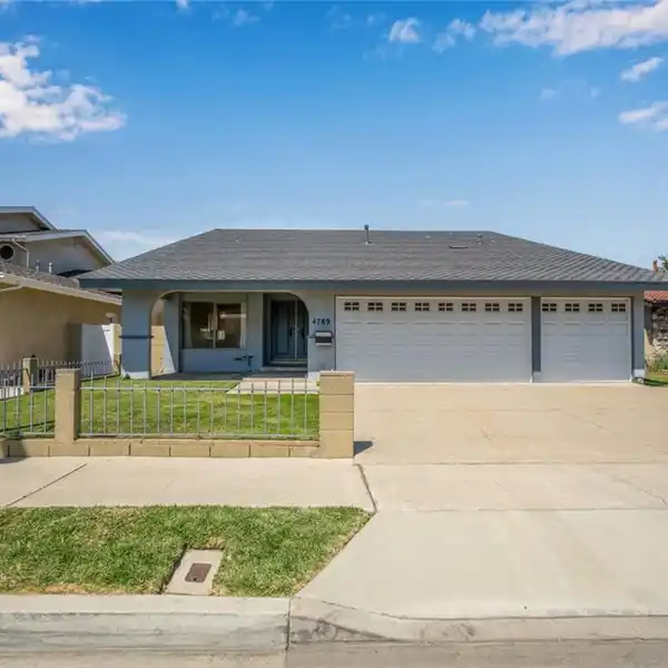 GENEROUSLY SIZED RESIDENCE IN A PRIME LOCATION