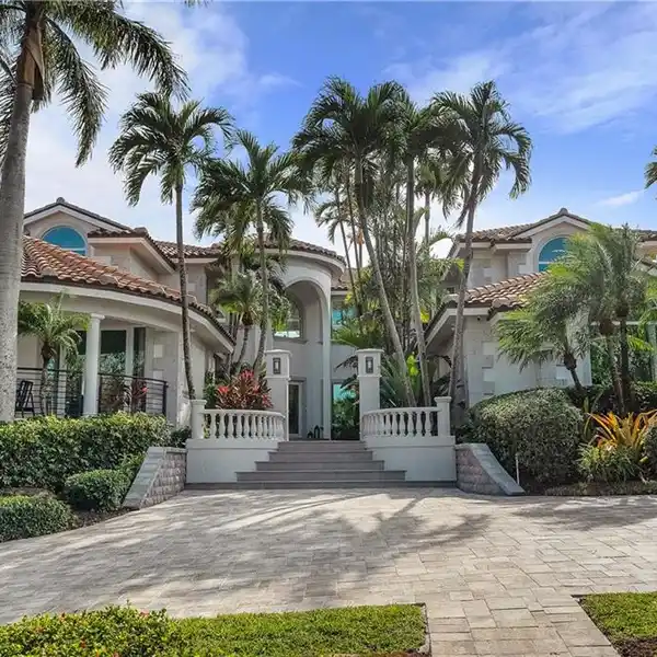 WATERFRONT ESTATE IN PRESTIGIOUS SEWALL'S POINT PLANTATION