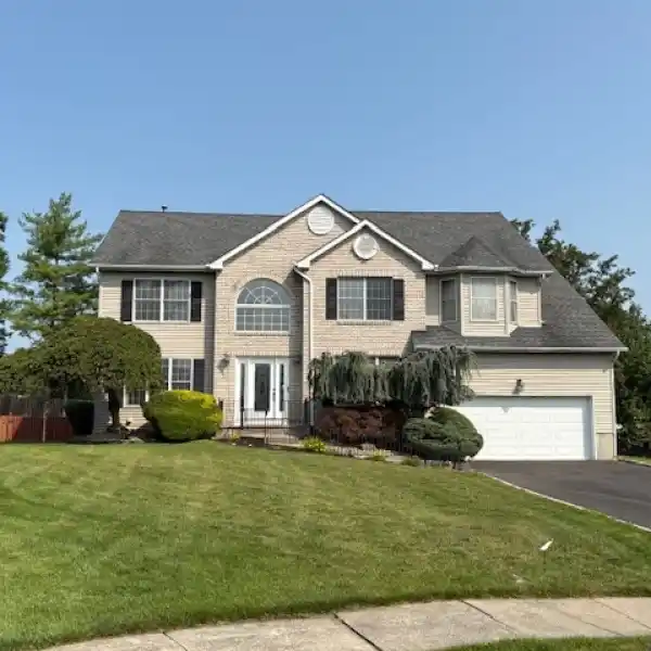 MAGNIFICENT AND PERFECTLY SITUATED COLONIAL