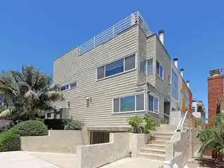 Modern Tri-Level Steps from Shelter Island