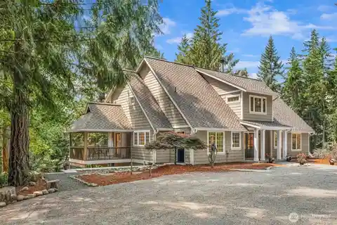 Stunning and Private Home on 5 Peaceful Acres