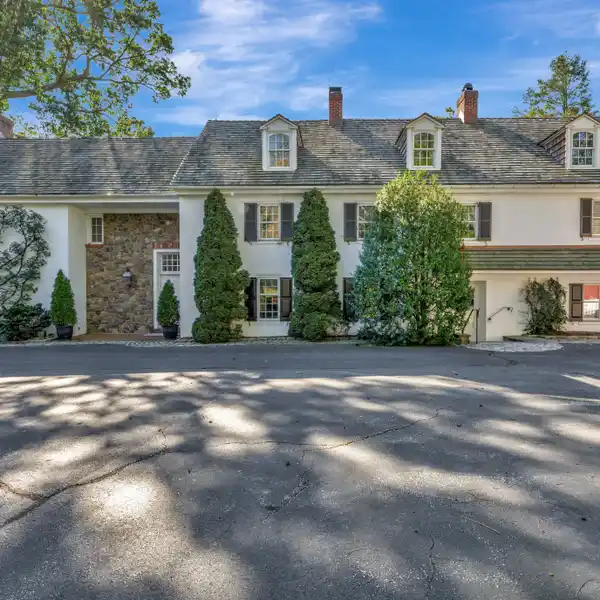 HISTORIC BALL FARM - CIRCA 1725