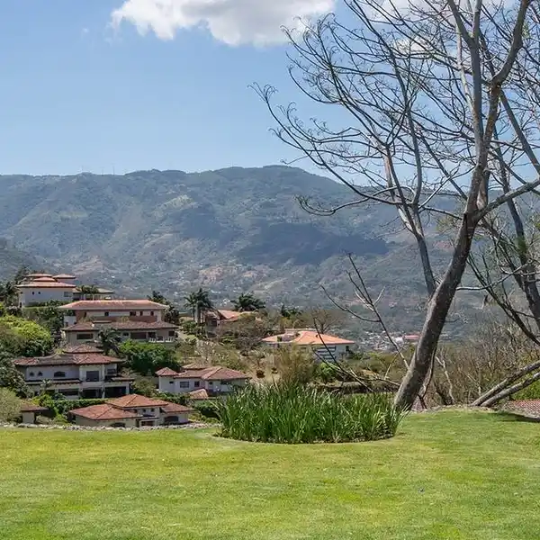 DESIGNERS DREAM HOME AT VILLA REAL 