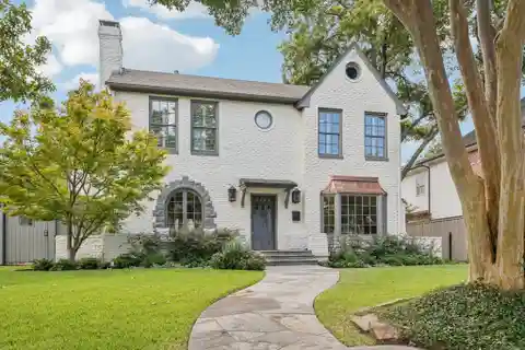 Timeless Charm with Designer Kitchen and Pool