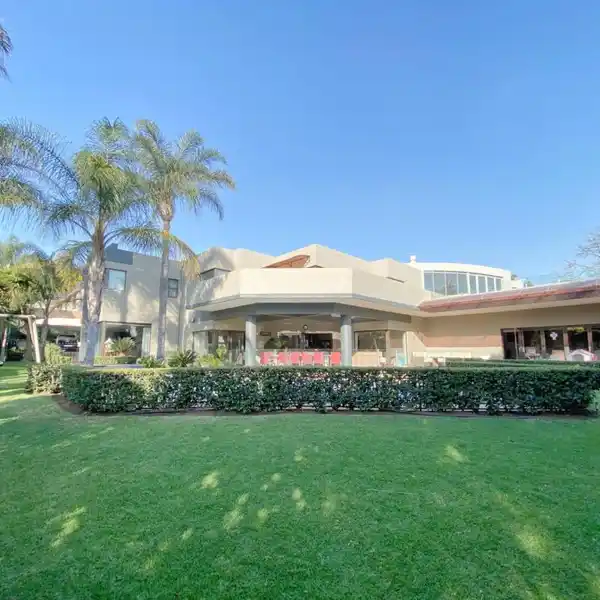PALATIAL HOME WITH STUNNING TREETOP VIEWS