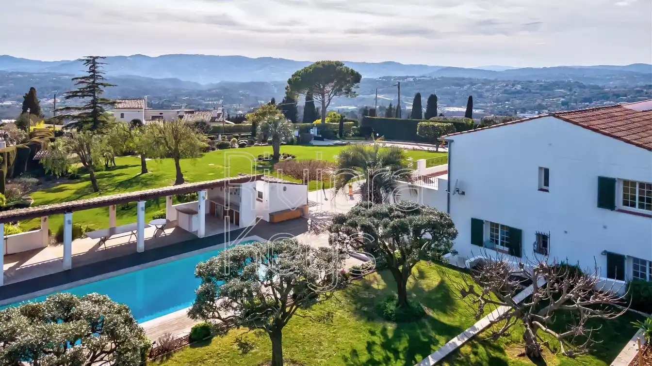 Beautiful Villa in a Peaceful Neighborhood