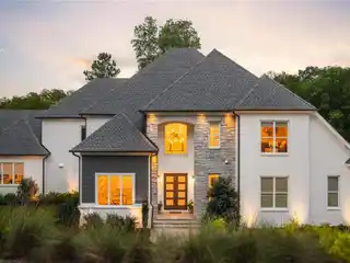 Like-New Luxury Home Overlooking the Atlanta Country Club Golf Course