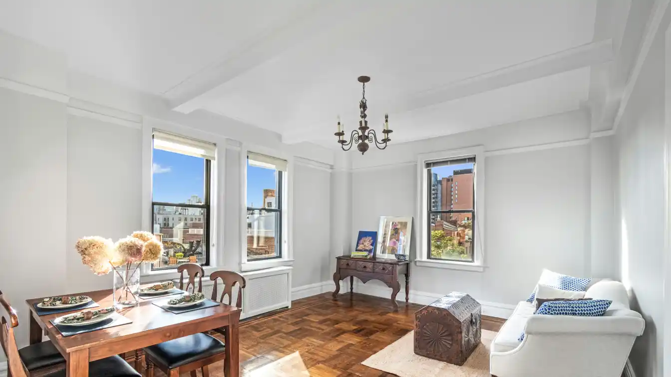 Lovely Sun-flooded Home Near Central Park