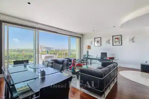 Incredible Residence with Unbelievable Vistas