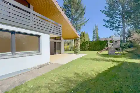 Live Generously – Family Home with Heart, Style and Garden Paradise