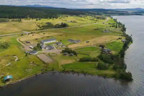 World Class Lakefront Equestrian Country Estate