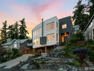 Immaculate Contemporary Above Juanita Bay