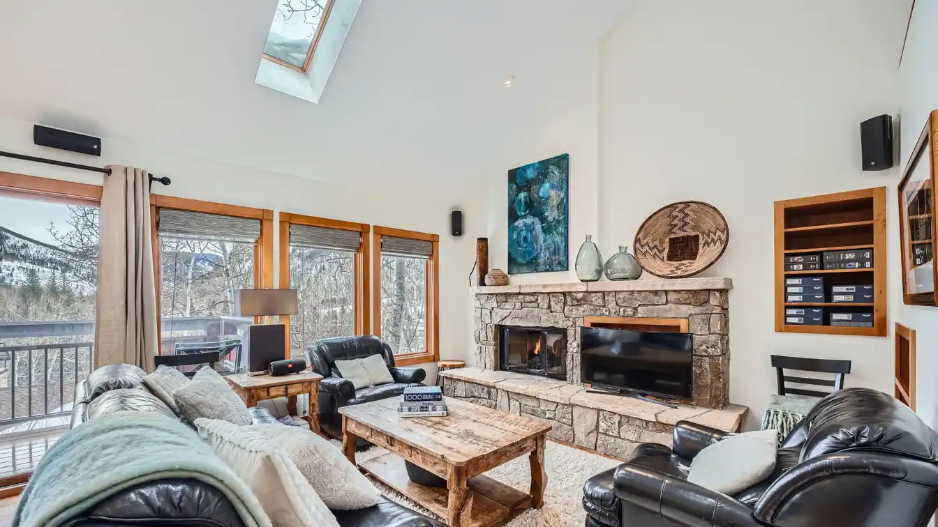 Delightful Townhome in Serene Booth Creek