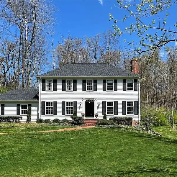 QUINTESSENTIAL TRADITIONAL CENTER HALL COLONIAL