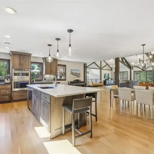 HIGH-END CUSTOM HOME ON OVER FIVE ACRES