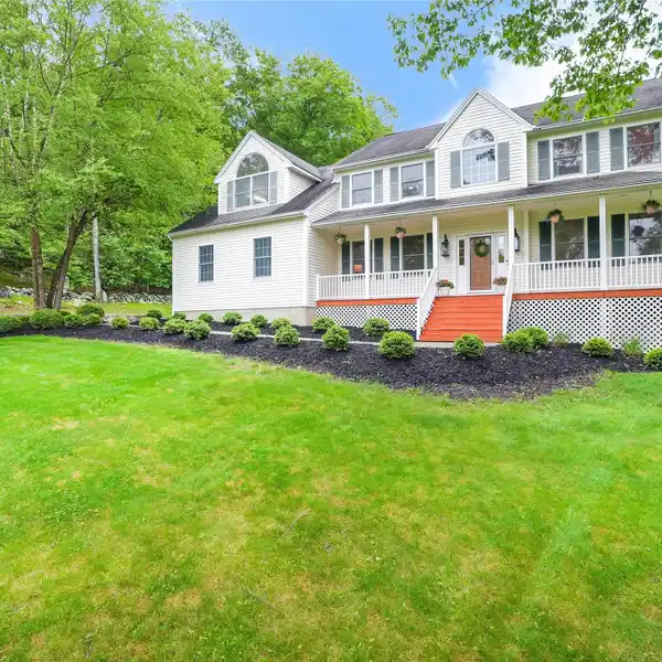 STUNNING AND SPACIOUS COLONIAL