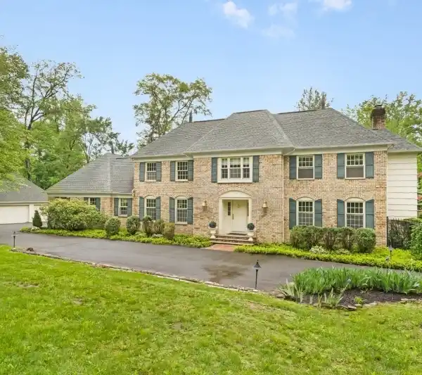 CLASSIC COLONIAL CHARM ON PRIVATE 3.25 ACRES