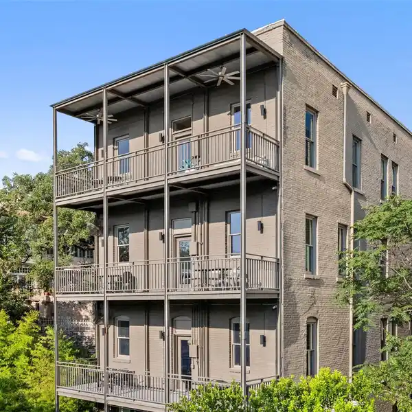 HISTORIC DOWNTOWN GEM | REIMAGINE YOUR DREAM RESIDENCE