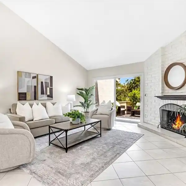 SOUGHT-AFTER PLAN IN WILLOW CREEK TOWNHOMES