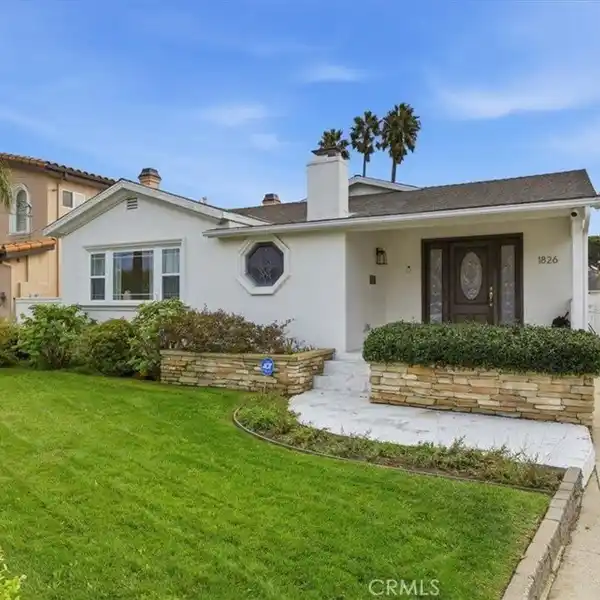 CHARMING COASTAL HOME WITH THOUGHTFUL UPDATES