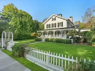 Beautifully Restored 1853 Colonial