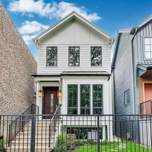 MODERN LUXURY HOME IN VIBRANT WEST TOWN