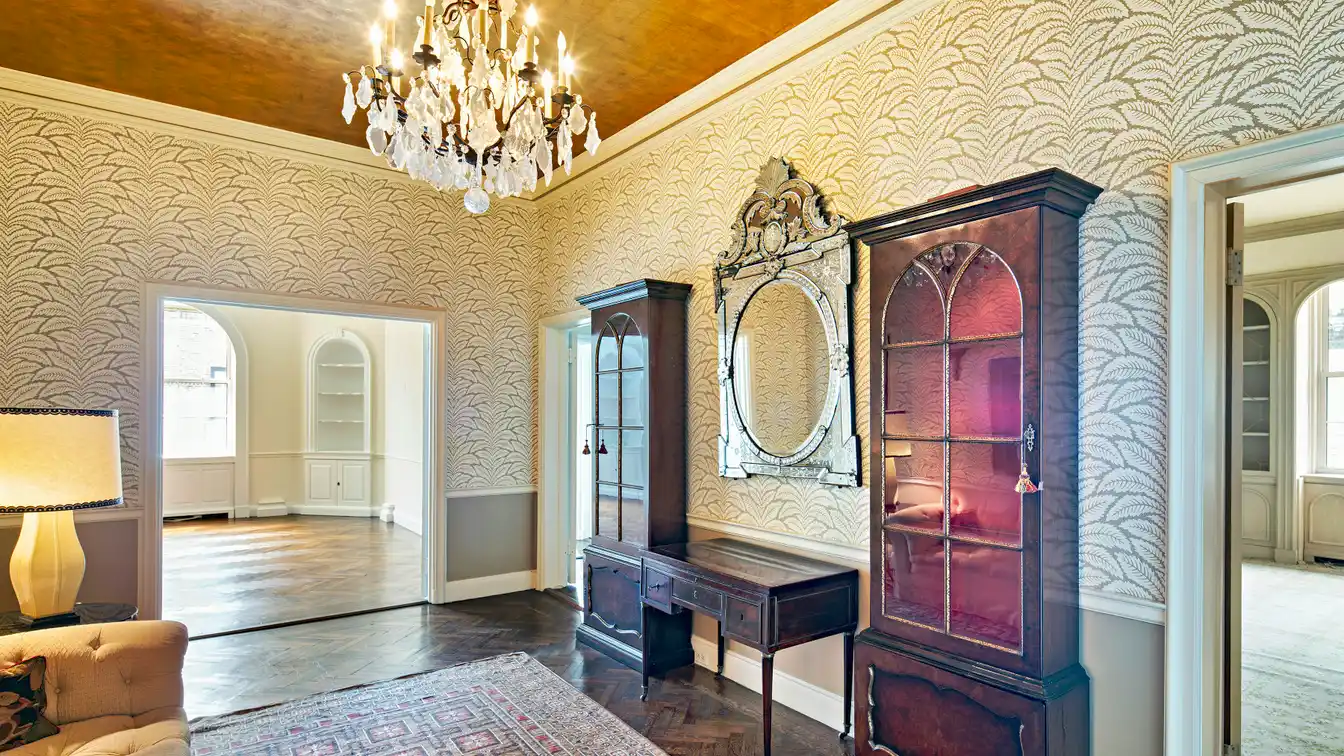 Elegant Six-room Apartment on Park Avenue