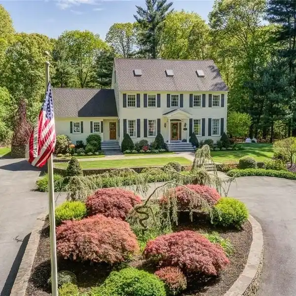 CUSTOM COLONIAL IN A PARK-LIKE SETTING