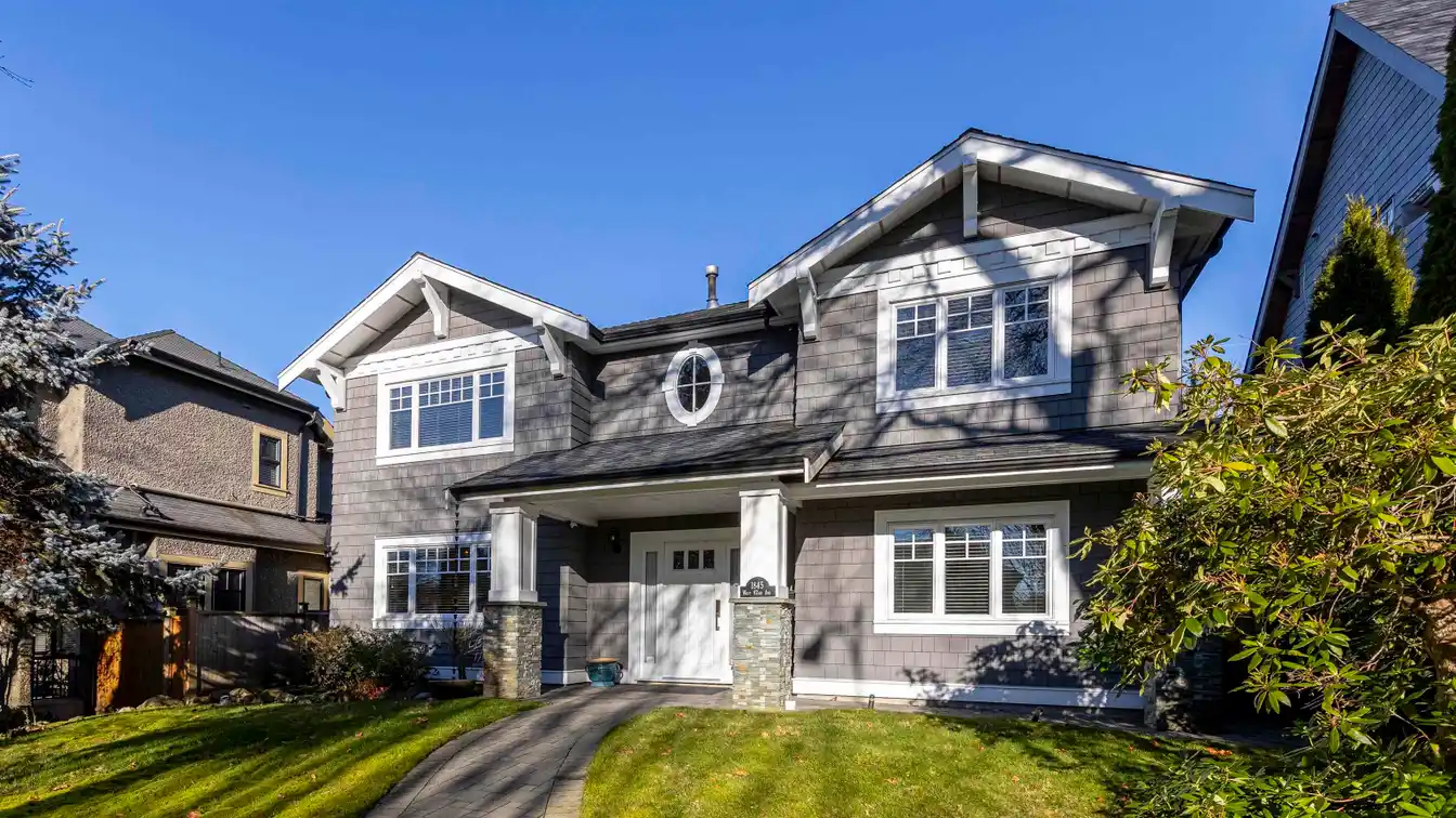 Welcoming Luxury Home