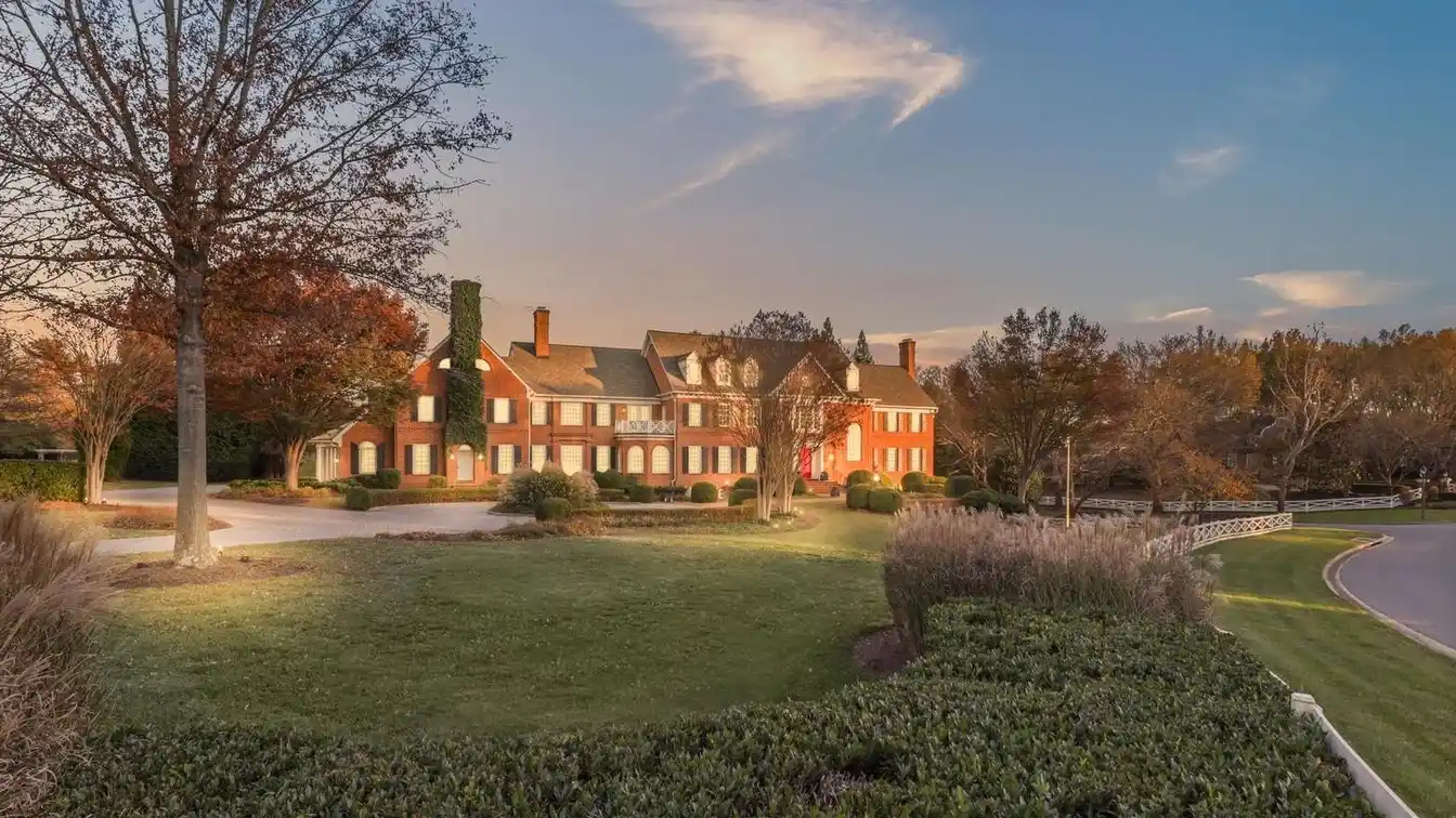 Impressive Entertainer's Dream in Round Hill