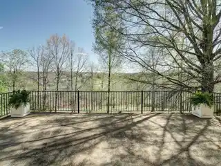 Timeless Glenmore Estate Overlooking Golf Course Greens