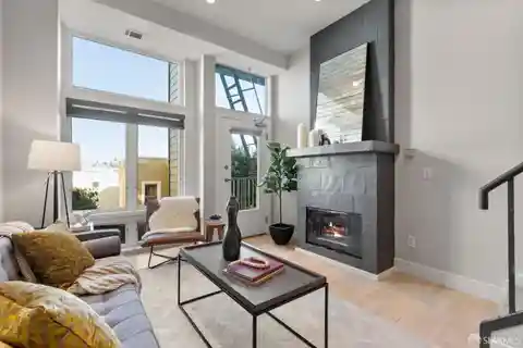 Handsome Townhome in Alamo Square