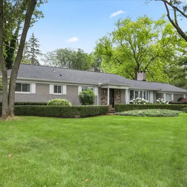IMPRESSIVE AND SPACIOUS RANCH
