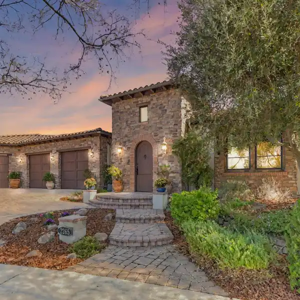STUNNING TUSCAN-INSPIRED HOME