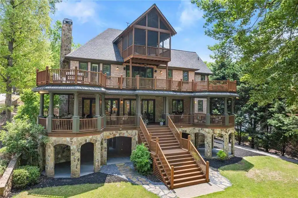 Exquisite Custom-built Craftsman Lakefront Estate