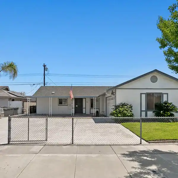 HUNTINGTON BEACH VALUE WITH ENDLESS POTENTIAL