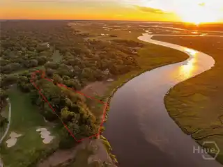 Over Three Acres in the Landings