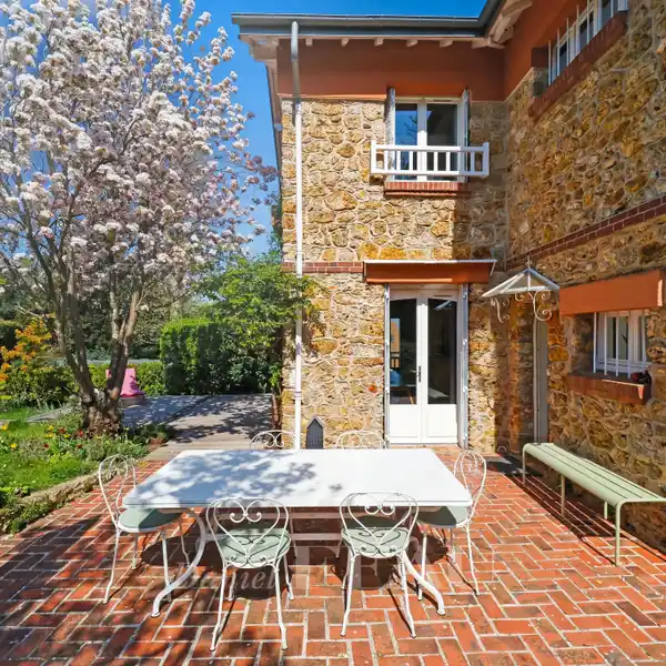 LIGHT-FILLED FAMILY HOME WITH TIMELESS CHARM