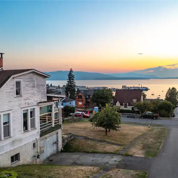 RARE OPPORTUNITY IN ONE OF BELLINGHAM'S MOST COVETED LOCATIONS